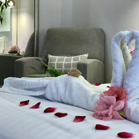 Hotel Ionian By Bruskos 3*