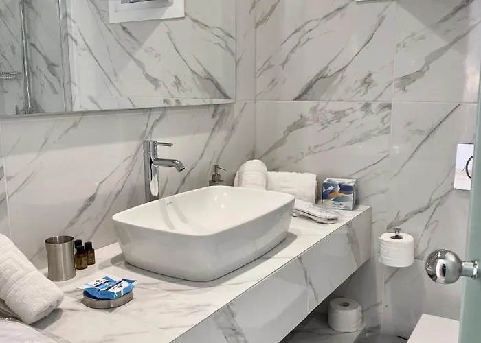 Hotel Ionian By Bruskos 3*